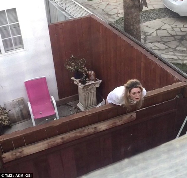 Миша Бартон попала в психиатрическую больницу