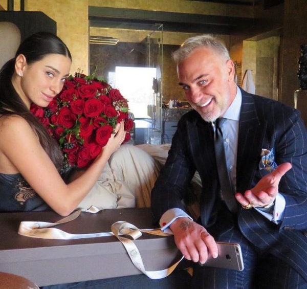 Миллионер Джанлука Вакки станцевал экстремальный танец с подругой