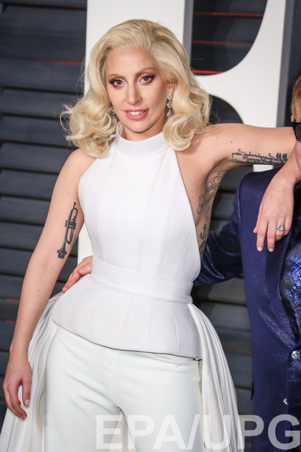 Lady Gaga вместе с мамой сделали синхронное сальто