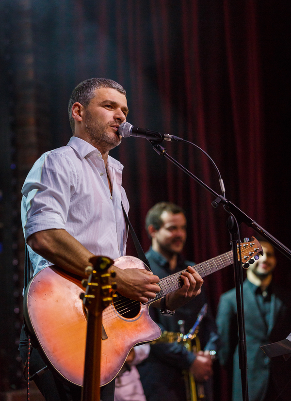 Арсен Мірзоян розчулив глядачів "своїм Висоцьким"