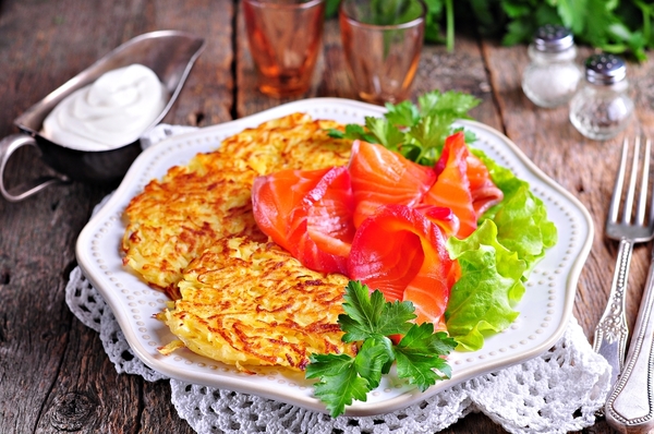 С чем подавать картофельные оладьи: три вкусные идеи