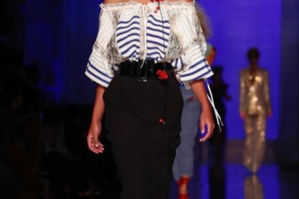 instagram.com/tinakunakey