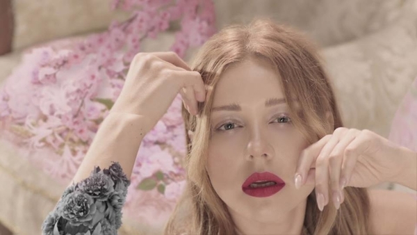 В Сеть попало бэкстейдж-видео со съемок необычного клипа Тины Кароль