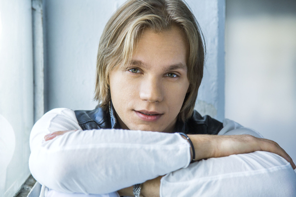 Эдуард Романюта презентовал новый сингл о любви