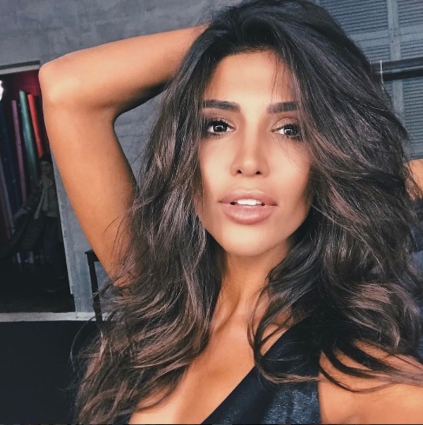 Санта Димопулос опубликовала сексуальное фото с оголенными ягодицами