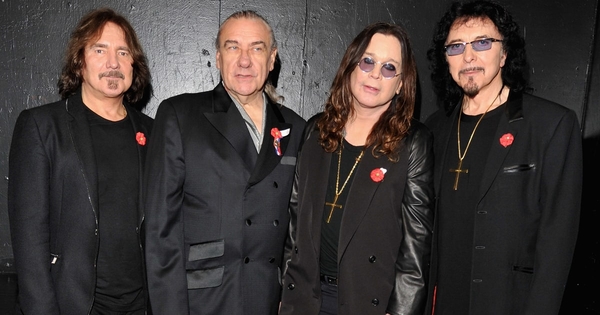 Оззи Осборн и его группа Black Sabbath дали последний концерт