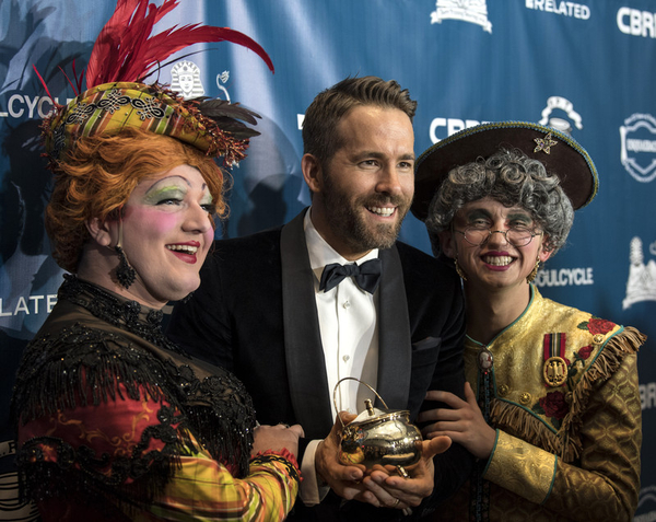 Студенты Гарварда назвали Райана Рейнольдса мужчиной года