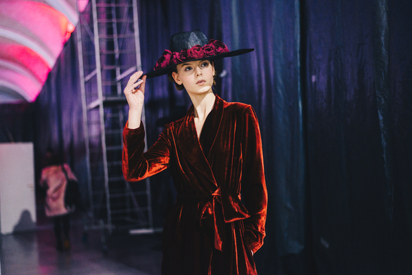 Движение – жизнь: бэкстейдж UFW в гифках