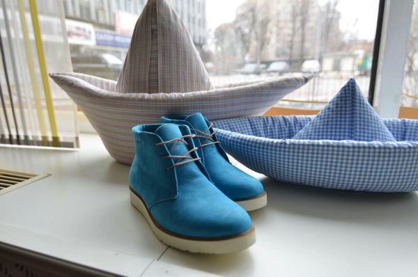 Шаг за шагом: ТОП-10 скидок и акций на зимнюю обувь от украинских брендов