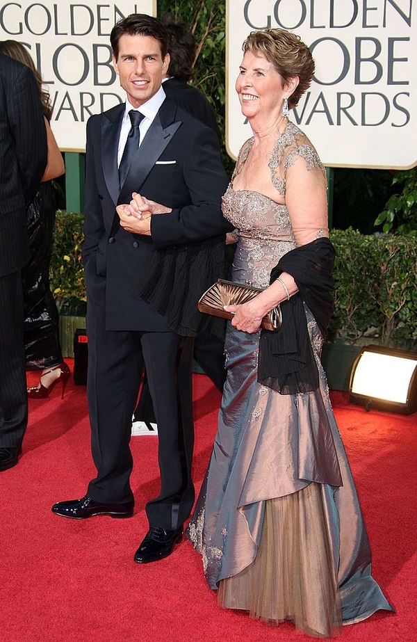 У Тома Круза умерла мама