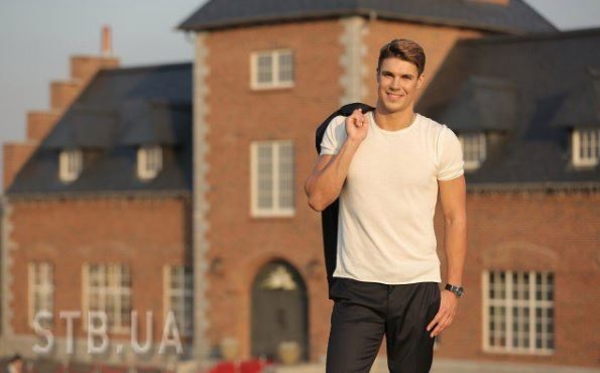 Холостяк 7 сезон: Дмитрий Черкасов похвастался спортивными достижениями