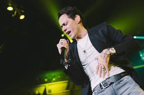 Марк Энтони закрутил роман с моделью младше него на 27 лет