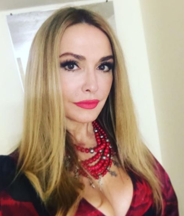 Сумская поздравила Осадчую и Горбунова с рождением сына