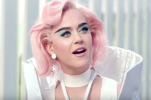 Кэти Перри сняла клип в вымышленном парке развлечений