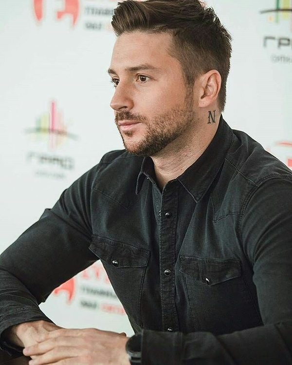 Сергей Лазарев показал своего сына