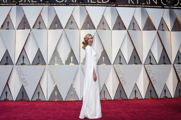 instagram.com/karliekloss