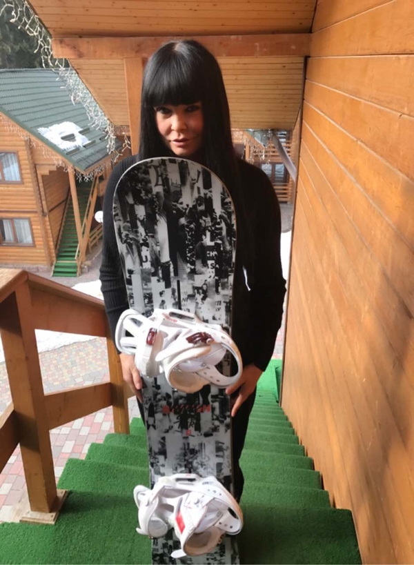 Ассия Ахат променяла Майами на Буковель