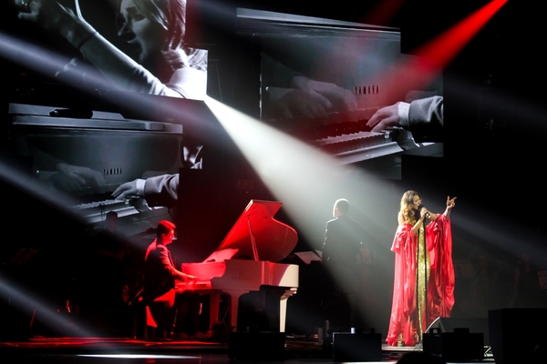 Злата Огневич и TAYANNA спели на концерте Евгения Хмары