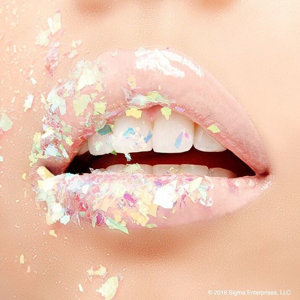 Пять способов увеличить губы