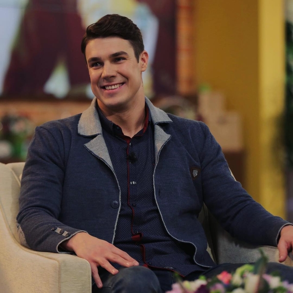 Холостяк 7 сезон онлайн: в первом выпуске герой отобрал 15 участниц