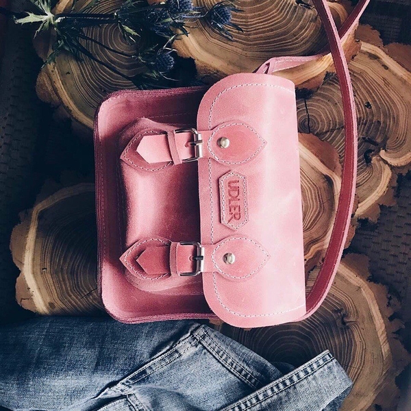 Розовые розы: восемь модных вещей в одном из главных цветов весны