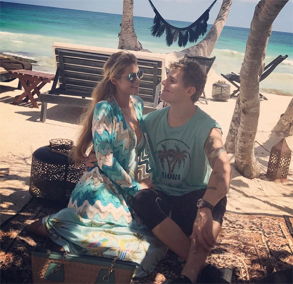 Пэрис Хилтон наслаждается отдыхом в Мексике с новым бойфрендом