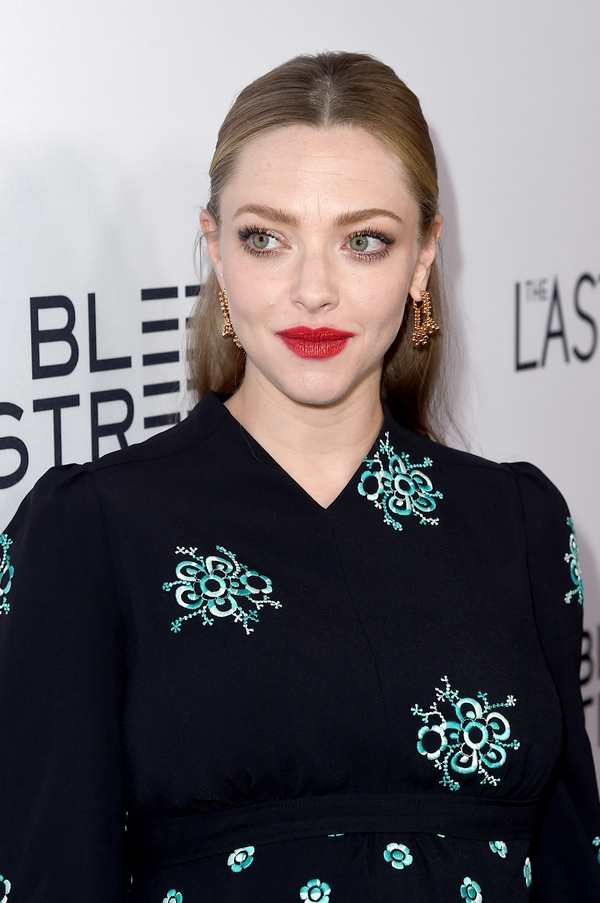 Аманда Сейфрид отреагировала на кражу ее откровенных фото