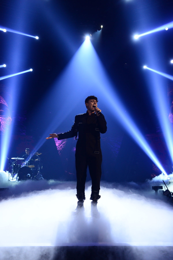 Полеты над сценой и шутки про Ляшко: как прошла Viva! Самые красивые 2016