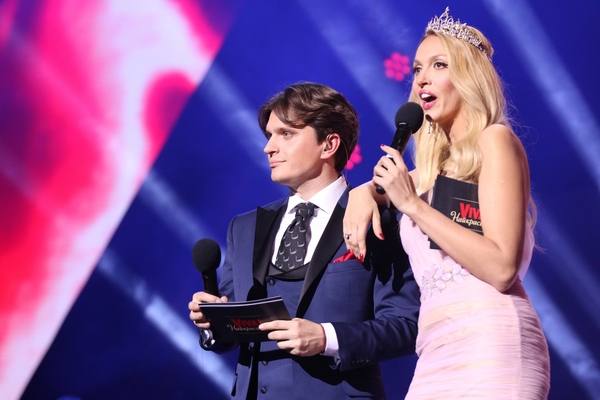 Полеты над сценой и шутки про Ляшко: как прошла Viva! Самые красивые 2016