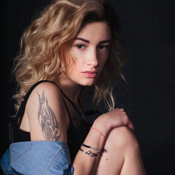 Анастасия Приходько представила клип о сложных отношениях