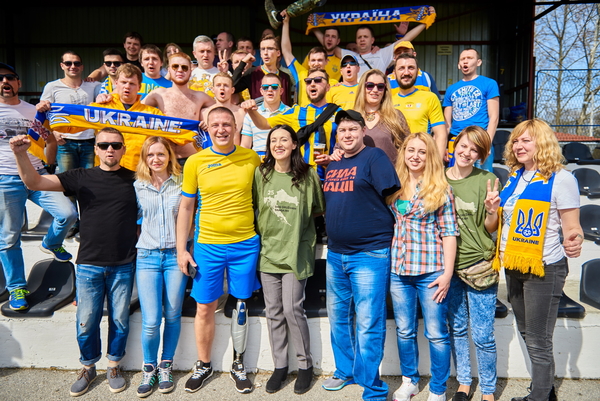 Жизнь без ограничений: как ветераны АТО болели за сборную Украины по футболу