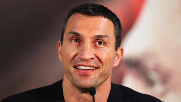 Кличко в махровом халате выложил видео со своего дня рождения