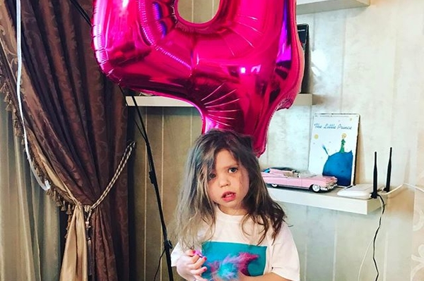 instagram.com/yulattt