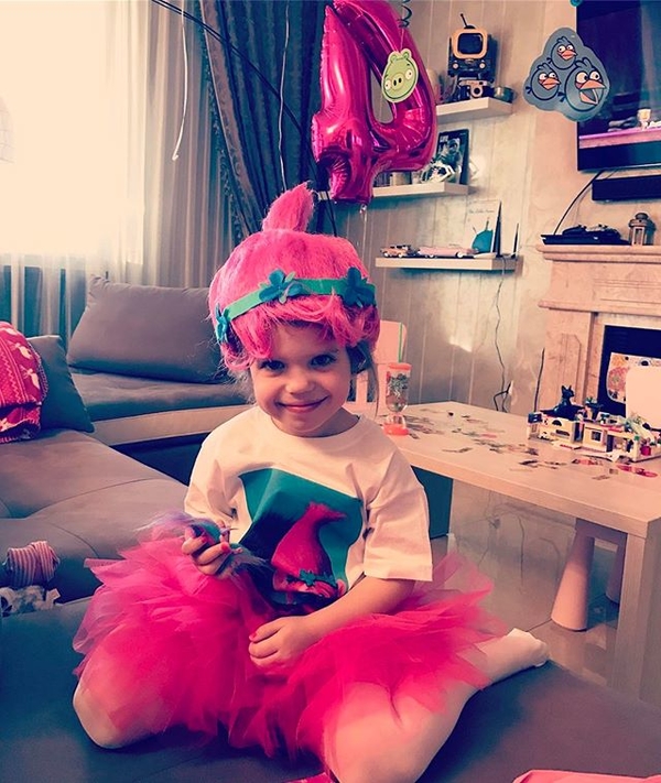 Анатолий Анатолич трогательно поздравил младшую дочь с днем рождения