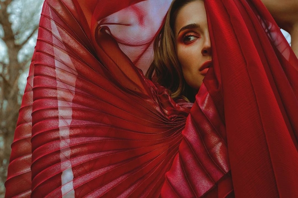 В новом клипе TAYANNA плавала полуобнаженной при температуре +3