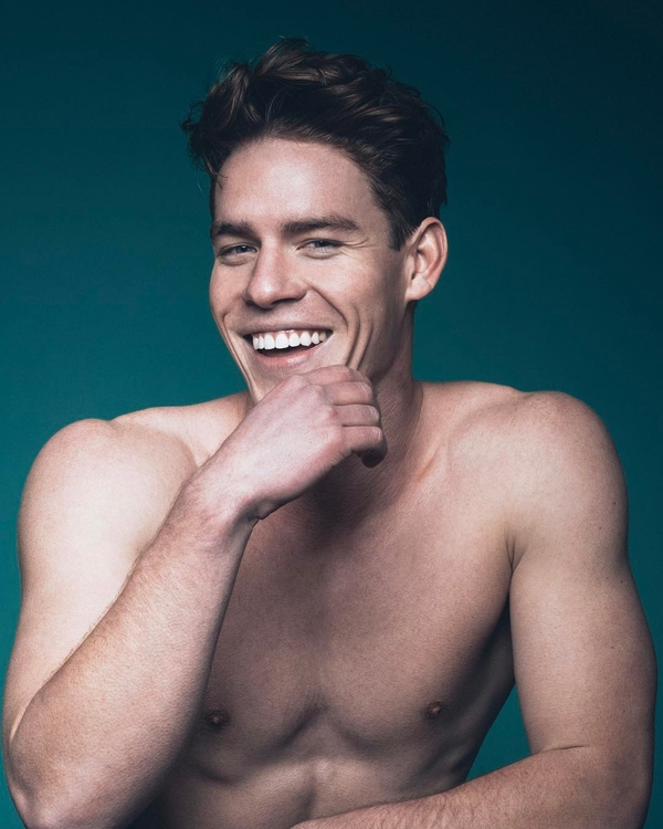 Племянник Билла Клинтона подписал модельный контракт