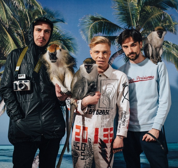 НЕВЫЁ: фанаты группы АГОНЬ смонтировали клип на скандальный трек