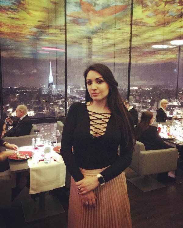 Ангелина Завальская показала фото с дочкой