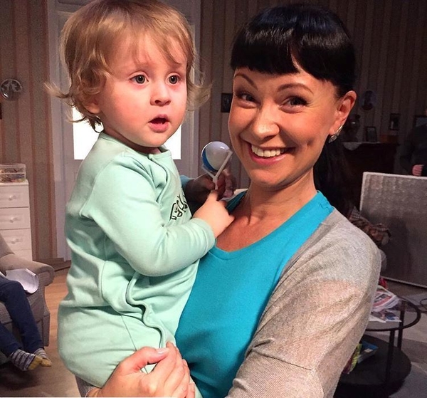 Нонна Гришаева стала многодетной мамой в новом сериале - IVONA.UA