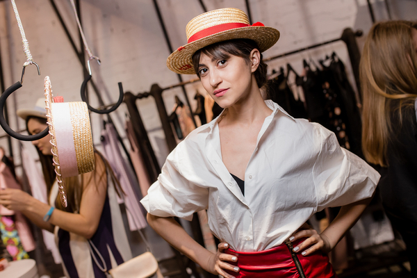 В киевском SMLXL открылся весенний hat-bar