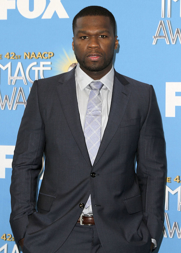 50 Cent ударил фанатку кулаком в лицо