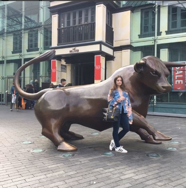 16-летняя дочь Порошенко прогулялась по Бирмингему с сумкой за 300 долларов