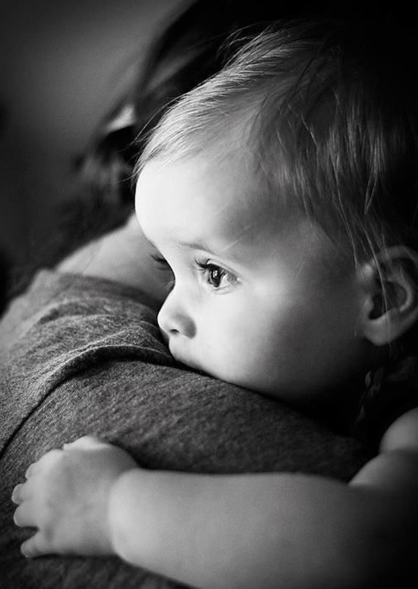 Мама едет в командировку: как помочь ребенку справиться со стрессом