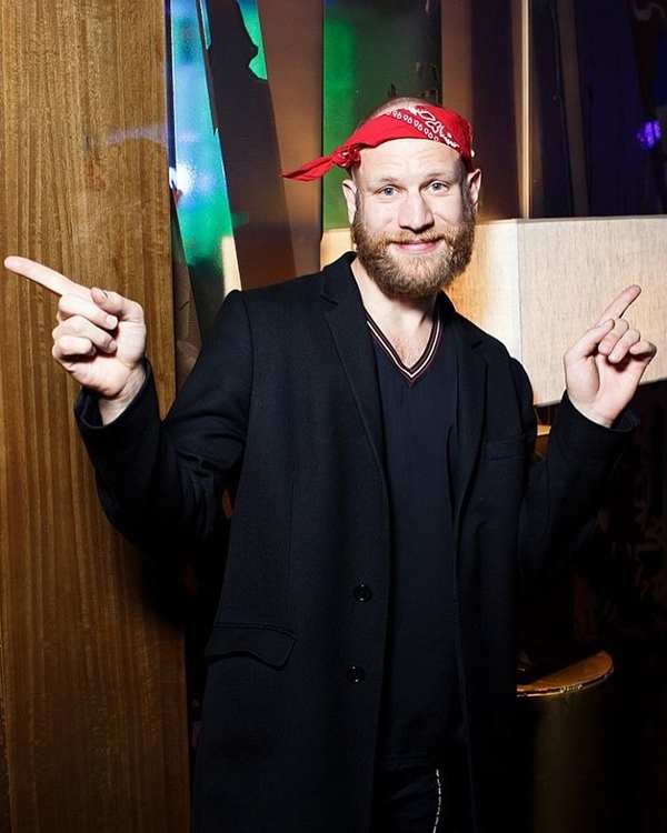 Иван Дорн заснял на видео, как избавляется от бороды