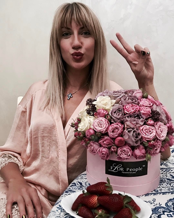 Леся Никитюк поплавала с акулами