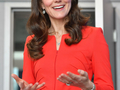 Леди в красном: Кейт Миддлтон на открытии школы The Global Academy