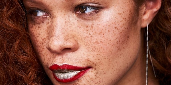 How to: небанальный мейк с платиновыми губами