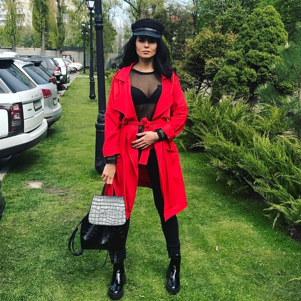 Настя Каменских выложила фото в дерзком образе