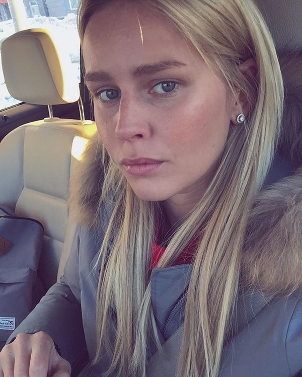 Катя Кузнецова восхитила сексуальным нарядом в новом клипе OLEYNIK