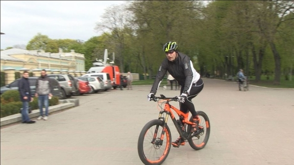 Кличко прокатился по Киеву на велосипеде за 83,5 тысячи гривен